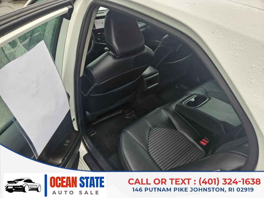 Used 2022 Toyota Camry SE w/ Convenience Package FWD image 11