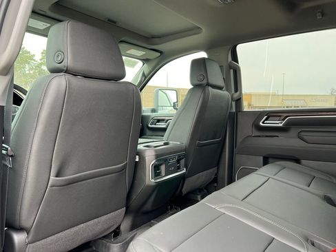 New 2026 GMC Sierra 2500 SLT w/ SLT Premium Package image 44