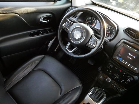 Used 2022 Jeep Renegade Limited image 9