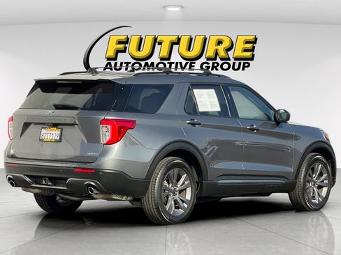 Used 2021 Ford Explorer XLT w/ Equipment Group 202A image 4