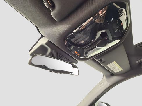 Certified 2025 BMW i5 eDrive40i w/ M Sport Package image 21