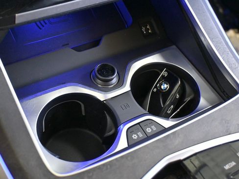 Certified 2023 BMW X7 xDrive40i w/ Executive Package image 27