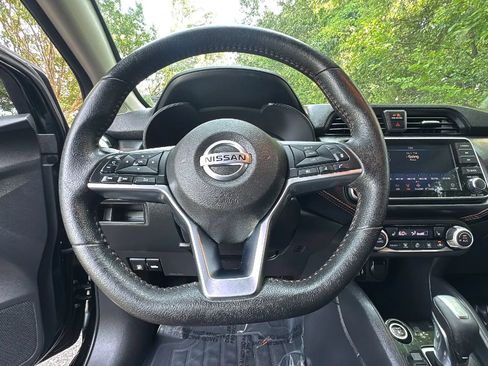 Used 2020 Nissan Versa SR w/ Convenience Package FWD image 12