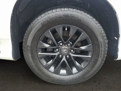 Used 2023 Lexus GX 460 Premium image 9