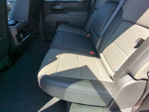 Used 2024 Chevrolet Silverado 2500 ZR2 w/ Technology Package AWD/4WD image 18