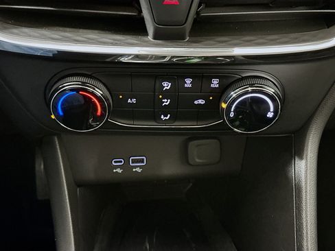 Used 2025 Buick Encore GX Preferred image 23