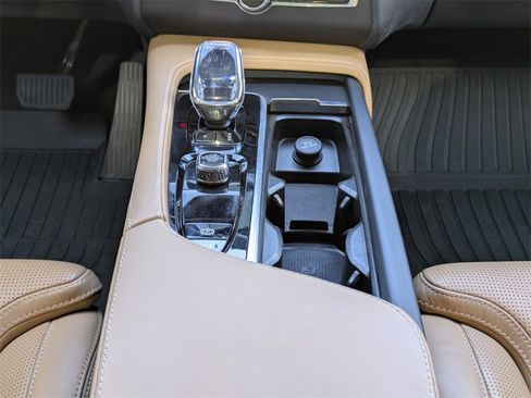 Certified 2024 Volvo XC90 B6 Ultimate w/ Lounge Package image 25