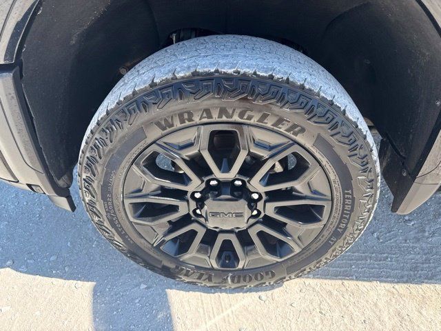 Used 2024 GMC Sierra 2500 Denali Ultimate w/ Snow Plow Prep/Camper Package AWD/4WD image 33