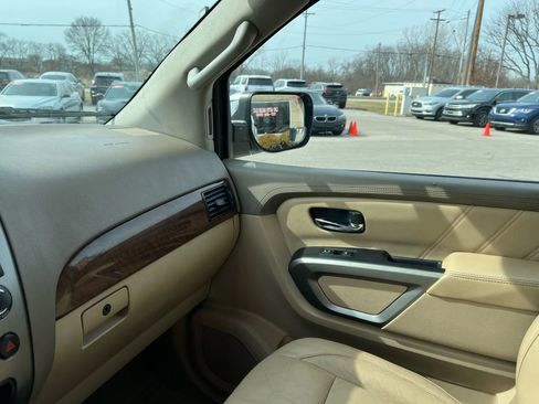Used 2015 Nissan Armada SL w/ Moonroof Package RWD image 19