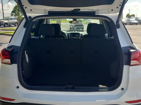 Used 2024 Chevrolet Equinox LT FWD image 10