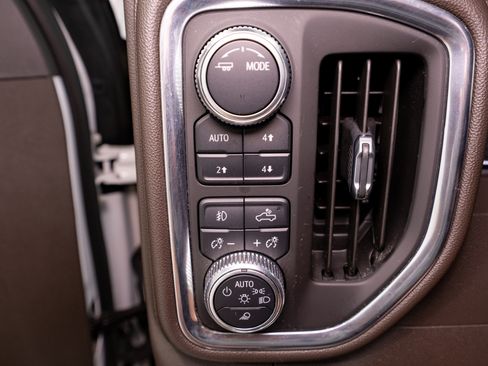 Used 2021 GMC Sierra 1500 SLT w/ SLT Premium Plus Package AWD/4WD image 35