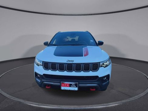 Used 2024 Jeep Compass Trailhawk image 3