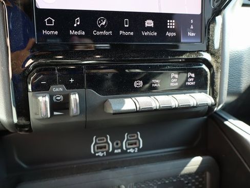 Used 2025 RAM 2500 Laramie image 29