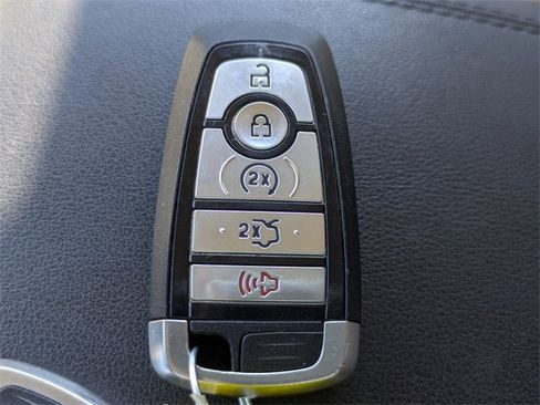 Certified 2019 Ford Edge SEL w/ Equipment Group 201A image 28