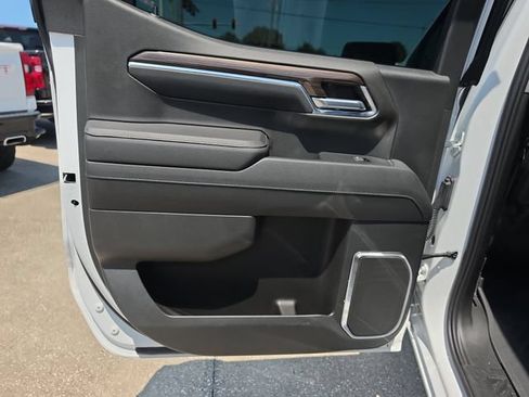 Used 2023 Chevrolet Silverado 1500 RST AWD/4WD image 13