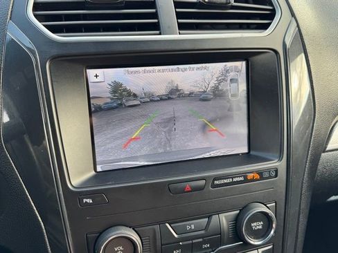 Used 2019 Ford Explorer XLT w/ Equipment Group 202A image 24