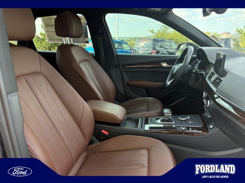 Used 2019 Audi Q5 2.0T Premium w/ Convenience Package AWD/4WD image 19