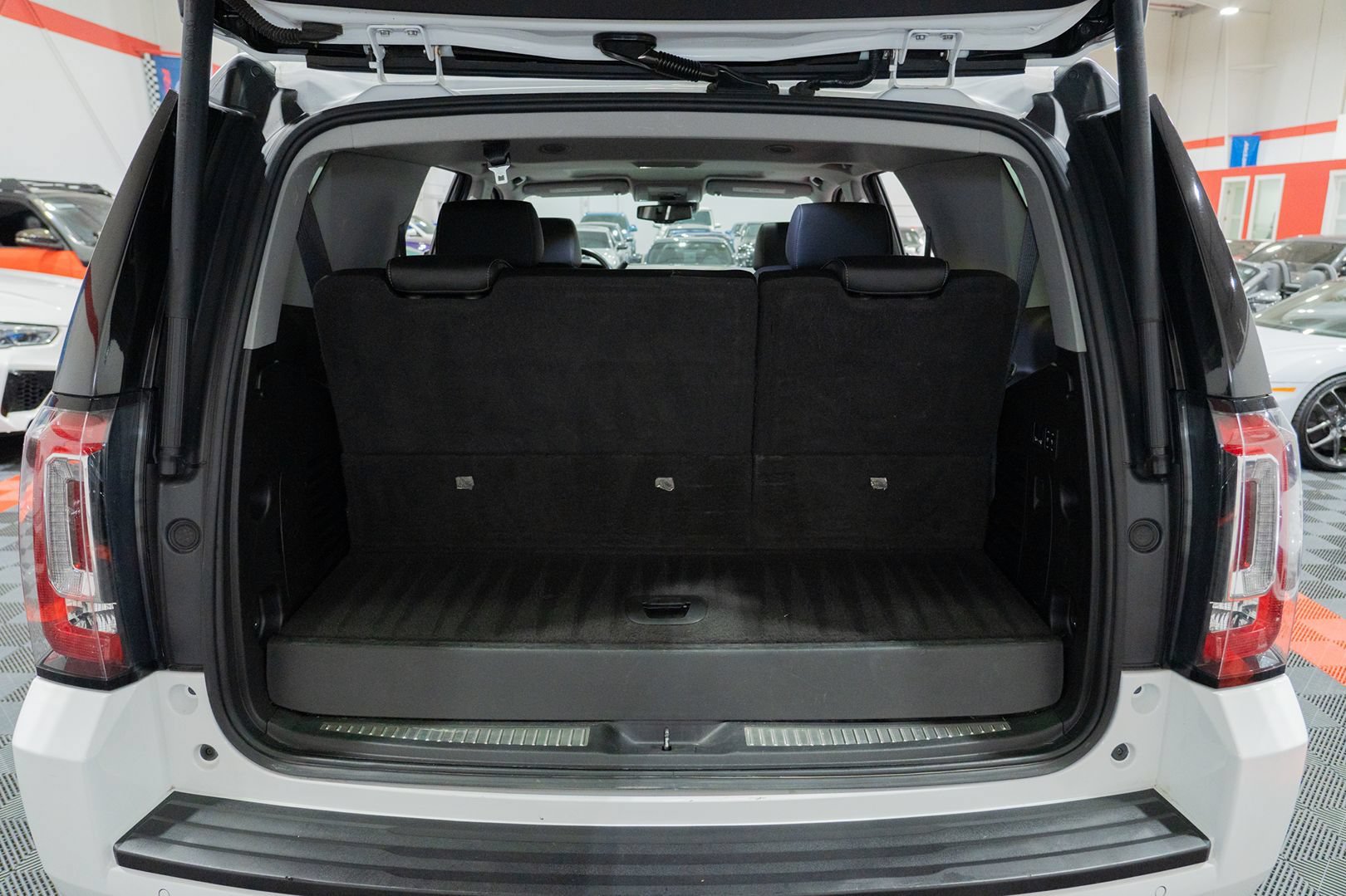 Used 2020 GMC Yukon SLT AWD/4WD image 25