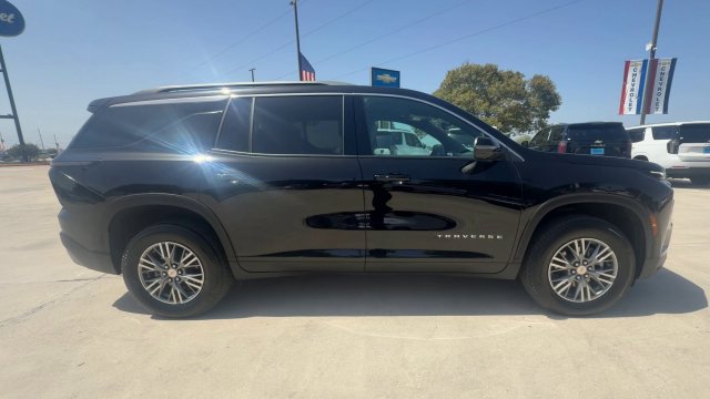 Certified 2026 Chevrolet Traverse LT w/ Driver Confidence Package FWD image 9