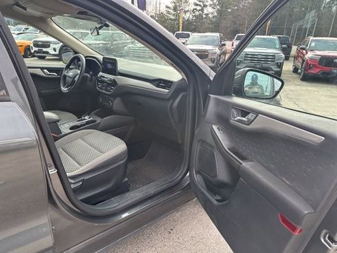 Used 2020 Ford Escape SE image 13