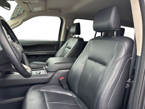 Used 2022 Ford Expedition XLT image 9