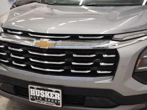 Used 2025 Chevrolet Equinox LT AWD/4WD image 14