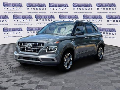 Used 2025 Hyundai Venue Limited image 1