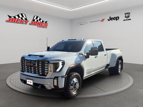 Used 2026 GMC Sierra 3500 Denali w/ Denali Reserve Package AWD/4WD image 2