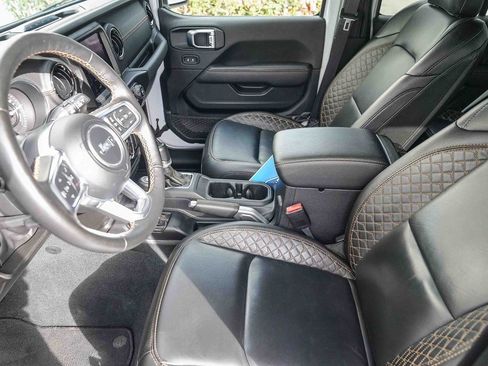 Used 2022 Jeep Wrangler Unlimited Sahara image 17