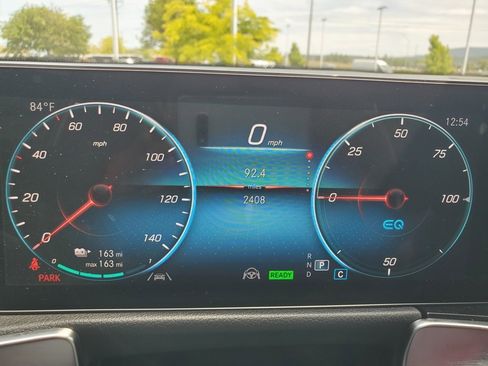 Used 2023 Mercedes-Benz EQB 350 4MATIC SUV image 22