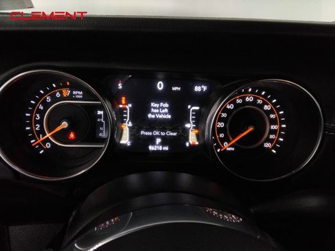 Used 2019 Jeep Wrangler Unlimited Sahara image 16