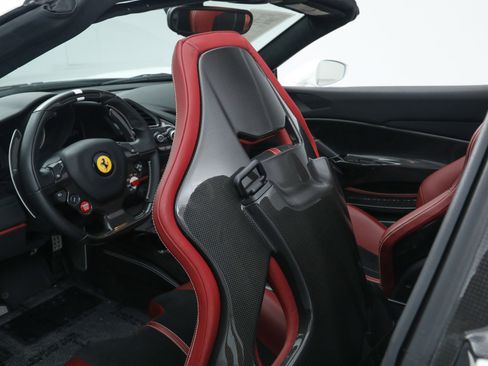 Certified 2020 Ferrari 488 Pista Spider image 28
