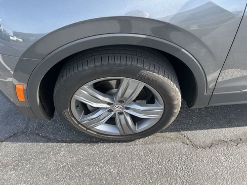 Used 2020 Volkswagen Tiguan SEL image 17