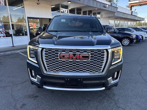 Used 2021 GMC Yukon XL Denali w/ Denali Premium Package AWD/4WD image 13