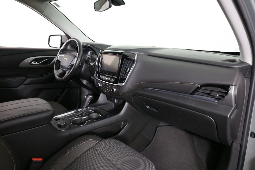 Used 2018 Chevrolet Traverse LT FWD image 24