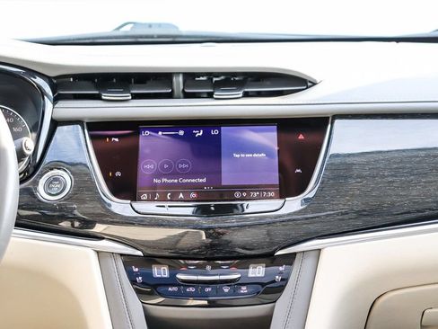 Used 2023 Cadillac XT6 Premium Luxury FWD image 17
