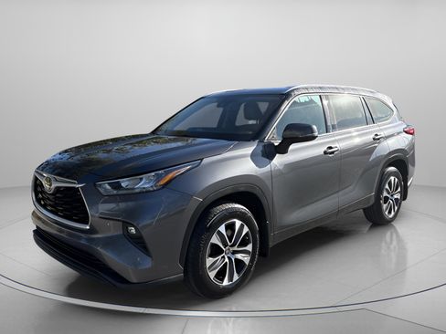 Used 2020 Toyota Highlander XLE image 5
