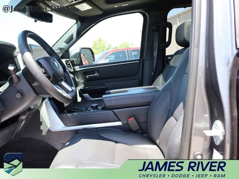Used 2023 Toyota Tundra Platinum AWD/4WD image 22