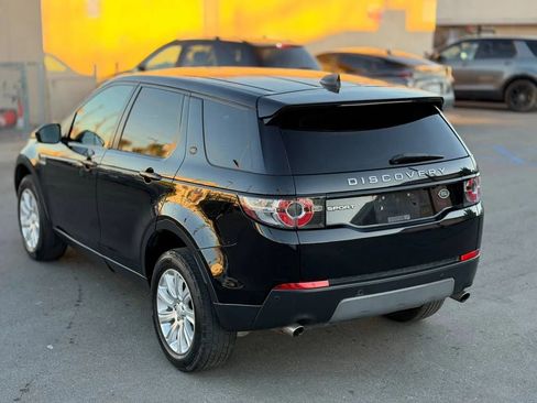Used 2018 Land Rover Discovery Sport SE image 10