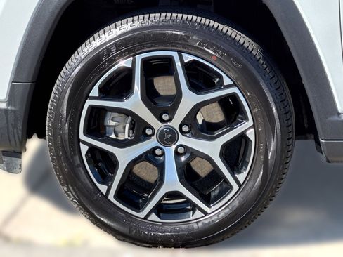 Used 2025 Jeep Compass Limited AWD/4WD image 11