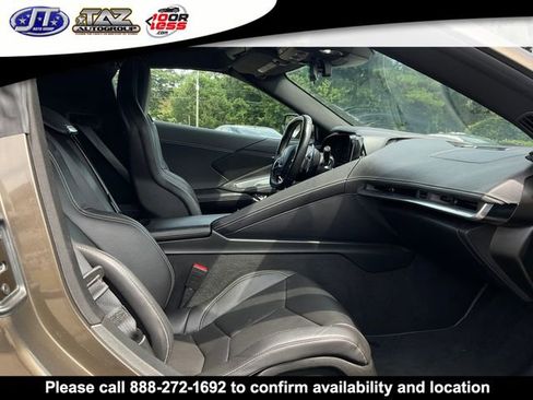 Used 2021 Chevrolet Corvette Stingray w/ Z51 Performance Package image 10