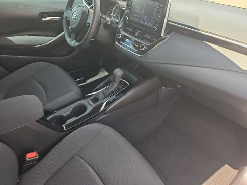 Used 2020 Toyota Corolla LE w/ LE Premium Package FWD image 14