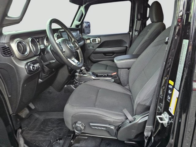Used 2020 Jeep Wrangler Unlimited Sahara AWD/4WD image 24