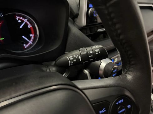 Used 2022 Toyota RAV4 Limited AWD/4WD image 25