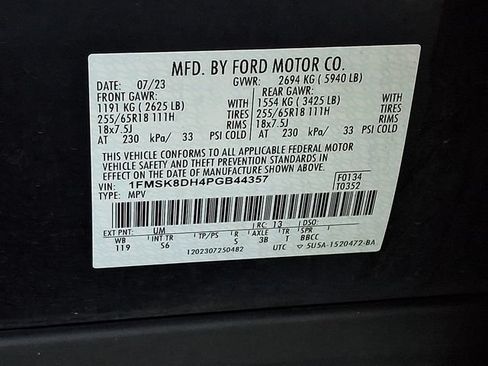 Used 2023 Ford Explorer XLT w/ Equipment Group 202A AWD/4WD image 28