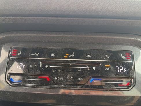 Used 2022 Volkswagen Tiguan SE image 27