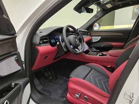 New 2025 Maserati Grecale Folgore image 16