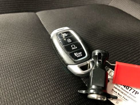 Used 2020 Hyundai Venue SEL w/ Convenience + Premium Package FWD image 29