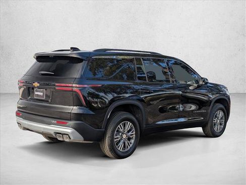 New 2026 Chevrolet Traverse LT w/ Driver Confidence Package image 2