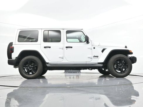 Used 2023 Jeep Wrangler Unlimited Sahara AWD/4WD image 49